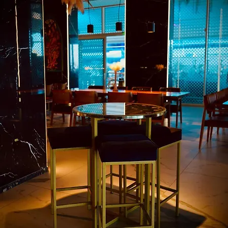 White Titanic 5 Stele Hotel 5*