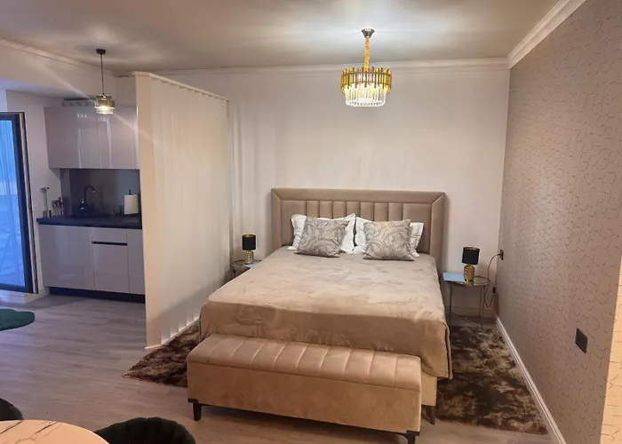 White Titanic 5 Stele Năvodari