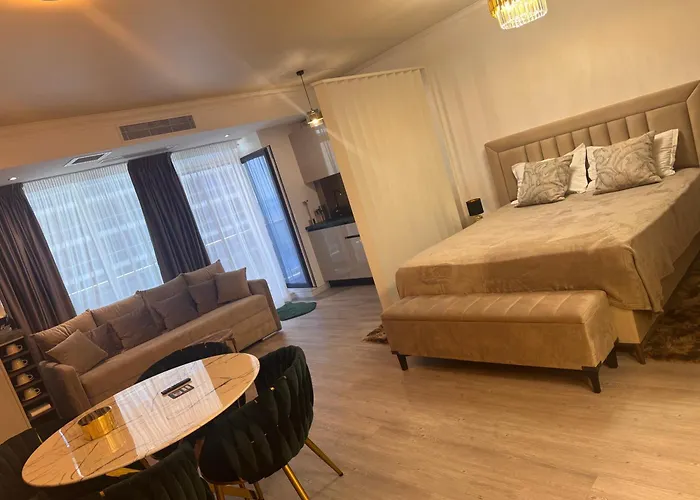 White Titanic 5 Stele Năvodari