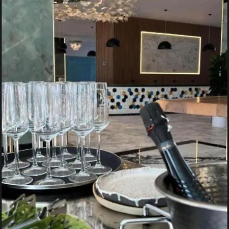 Hotel White Titanic 5 Stele