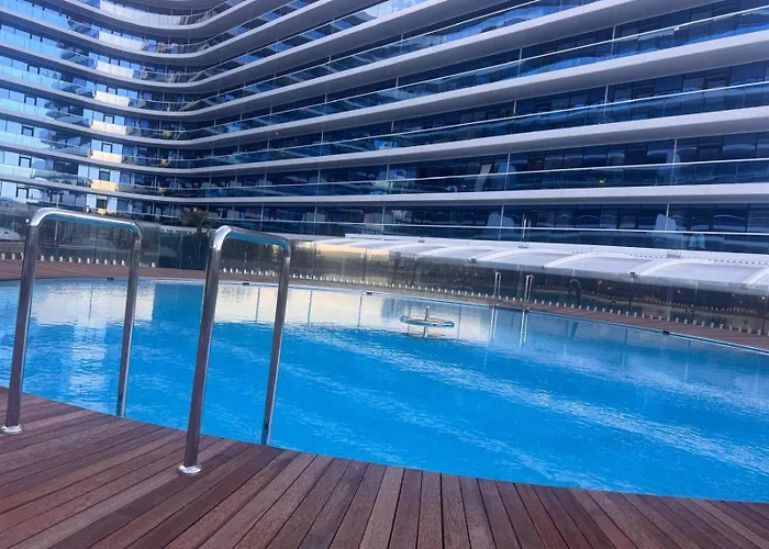 White Titanic 5 Stele Năvodari